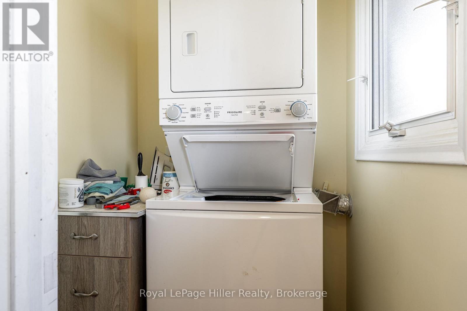 












16 PARK LANE DRIVE

,
Stratford,




Ontario
N5A5B9

