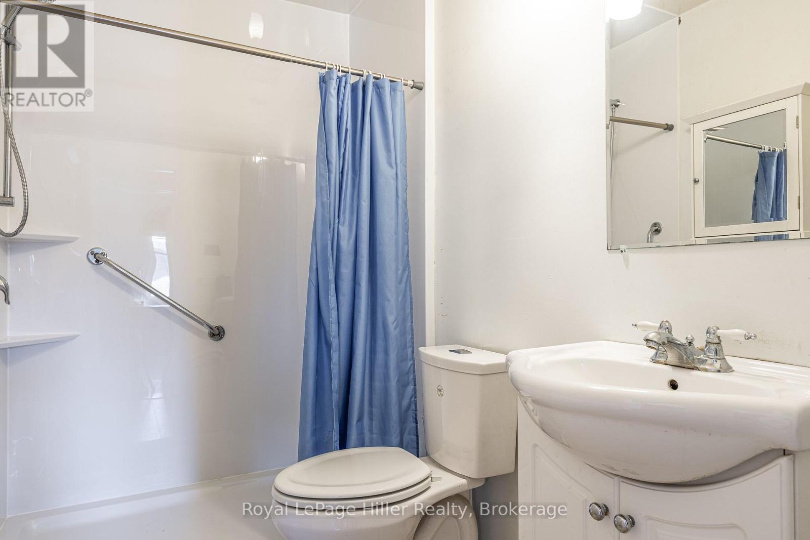 












16 PARK LANE DRIVE

,
Stratford,




Ontario
N5A5B9

