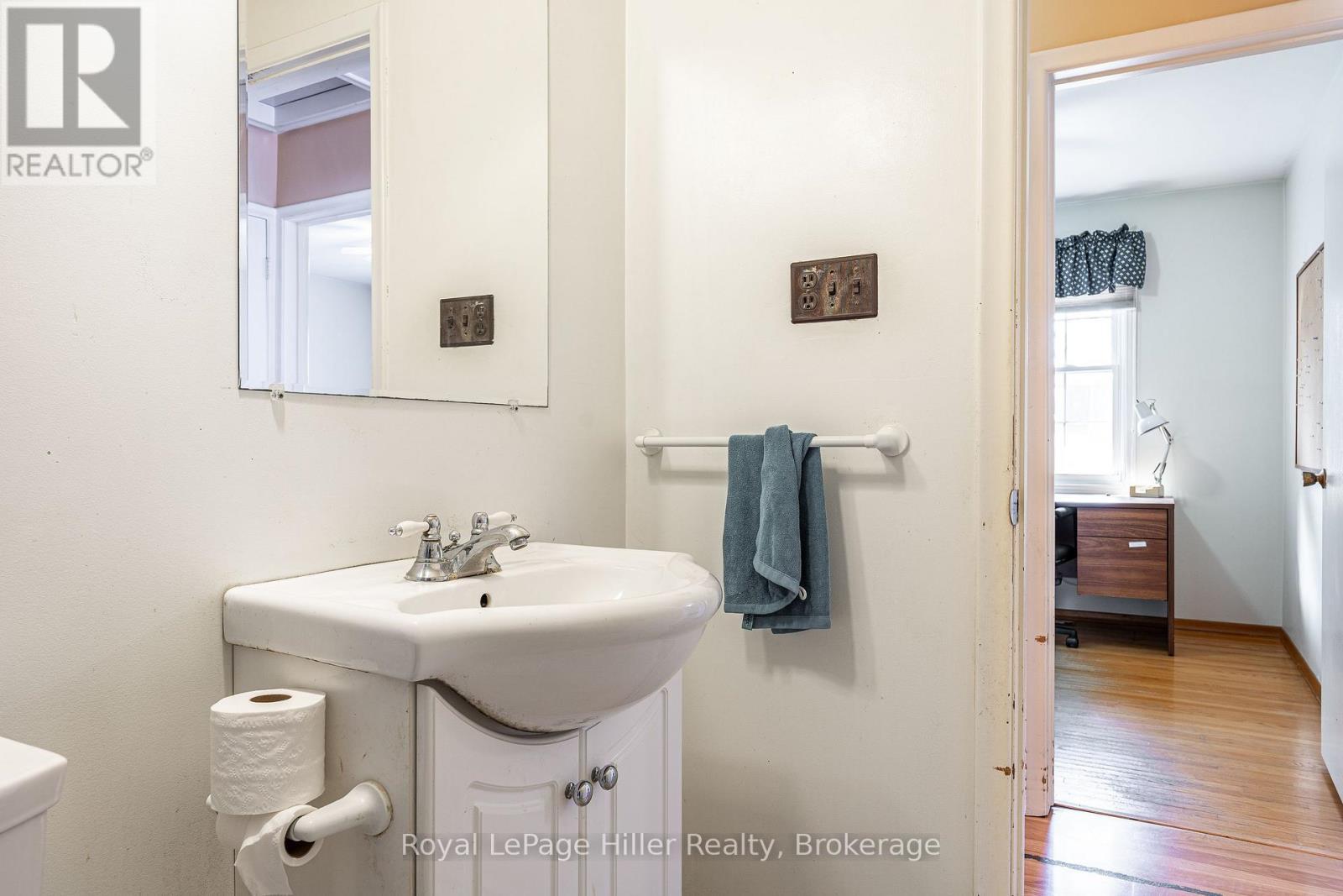 












16 PARK LANE DRIVE

,
Stratford,




Ontario
N5A5B9


