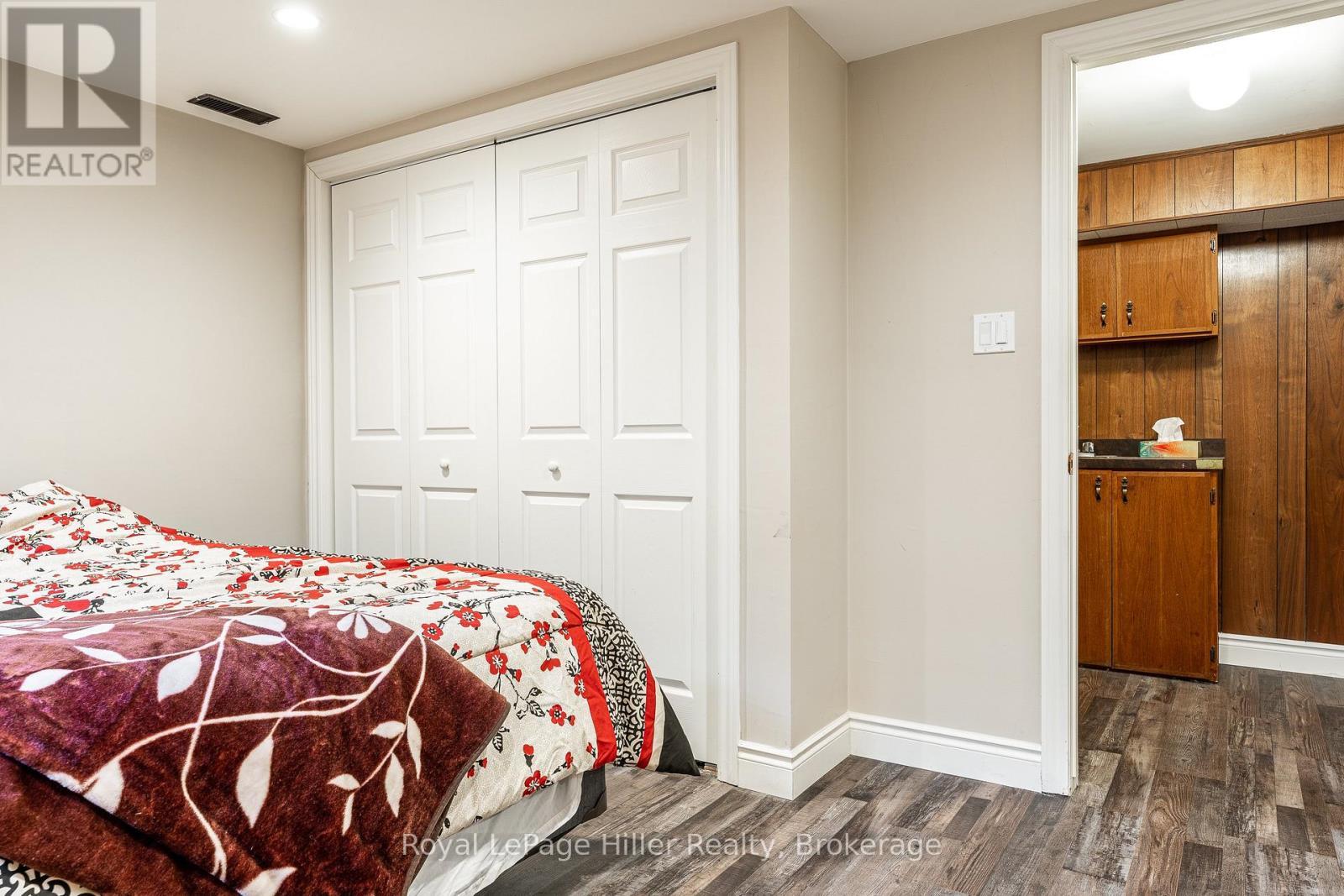 












16 PARK LANE DRIVE

,
Stratford,




Ontario
N5A5B9

