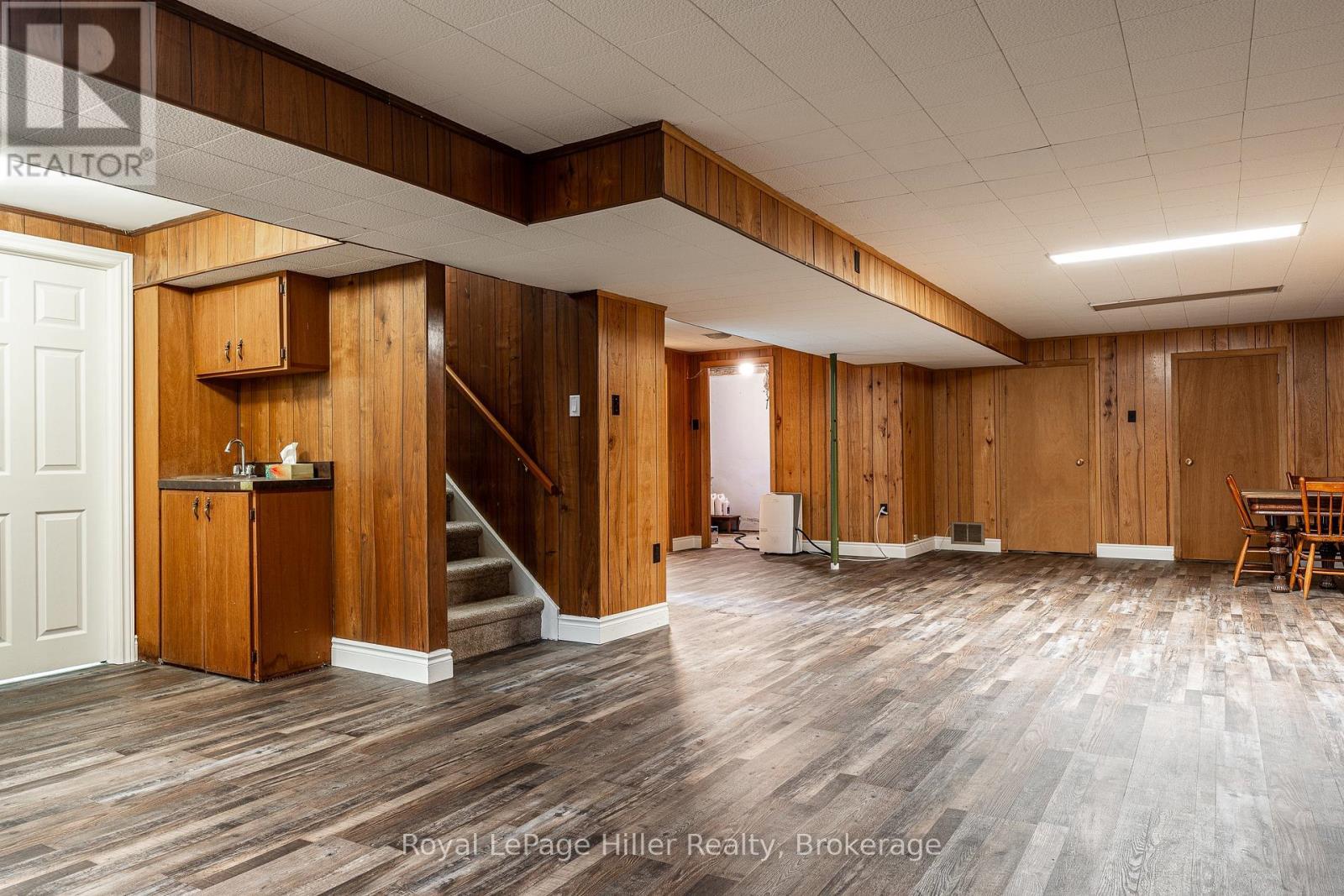 












16 PARK LANE DRIVE

,
Stratford,




Ontario
N5A5B9

