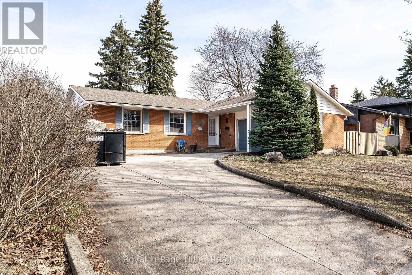 












16 PARK LANE DRIVE

,
Stratford,




Ontario
N5A5B9

