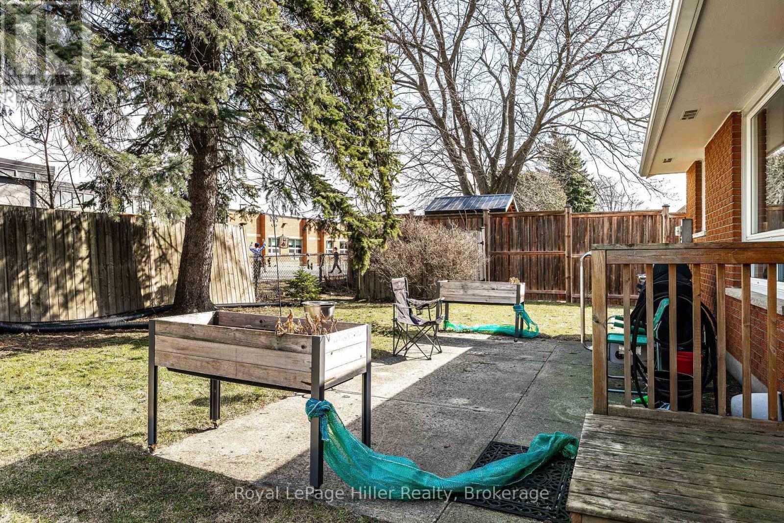 












16 PARK LANE DRIVE

,
Stratford,




Ontario
N5A5B9


