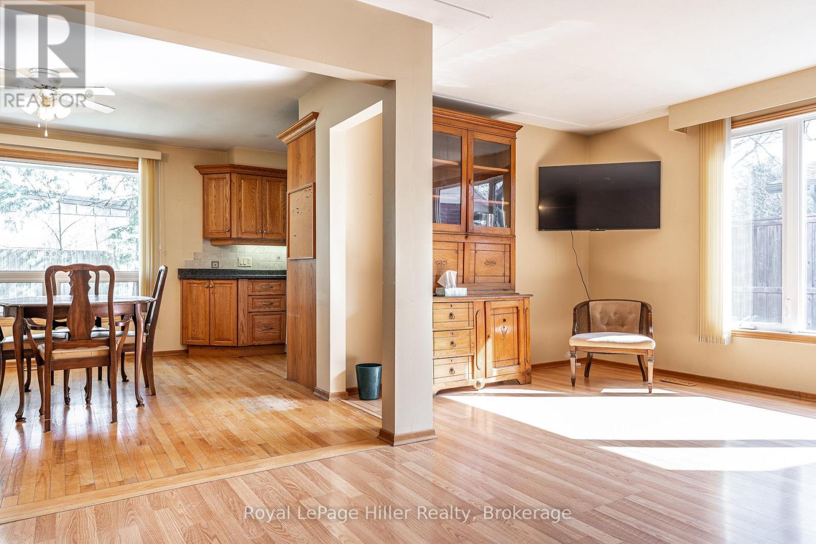 












16 PARK LANE DRIVE

,
Stratford,




Ontario
N5A5B9

