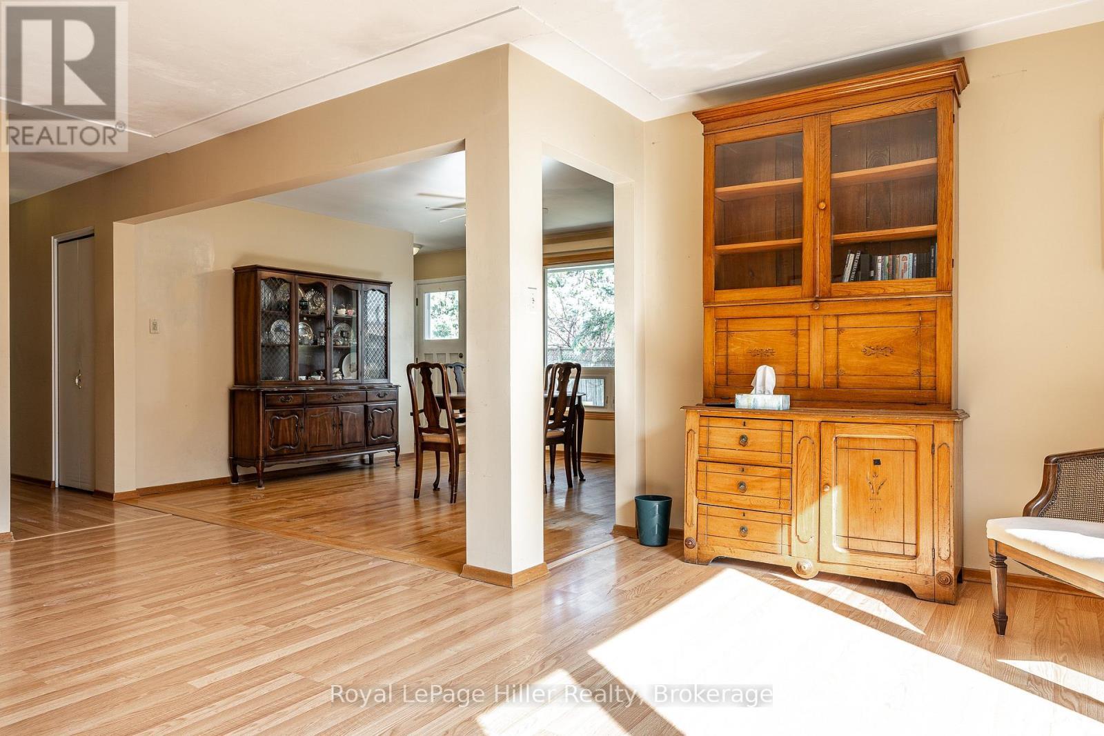 












16 PARK LANE DRIVE

,
Stratford,




Ontario
N5A5B9

