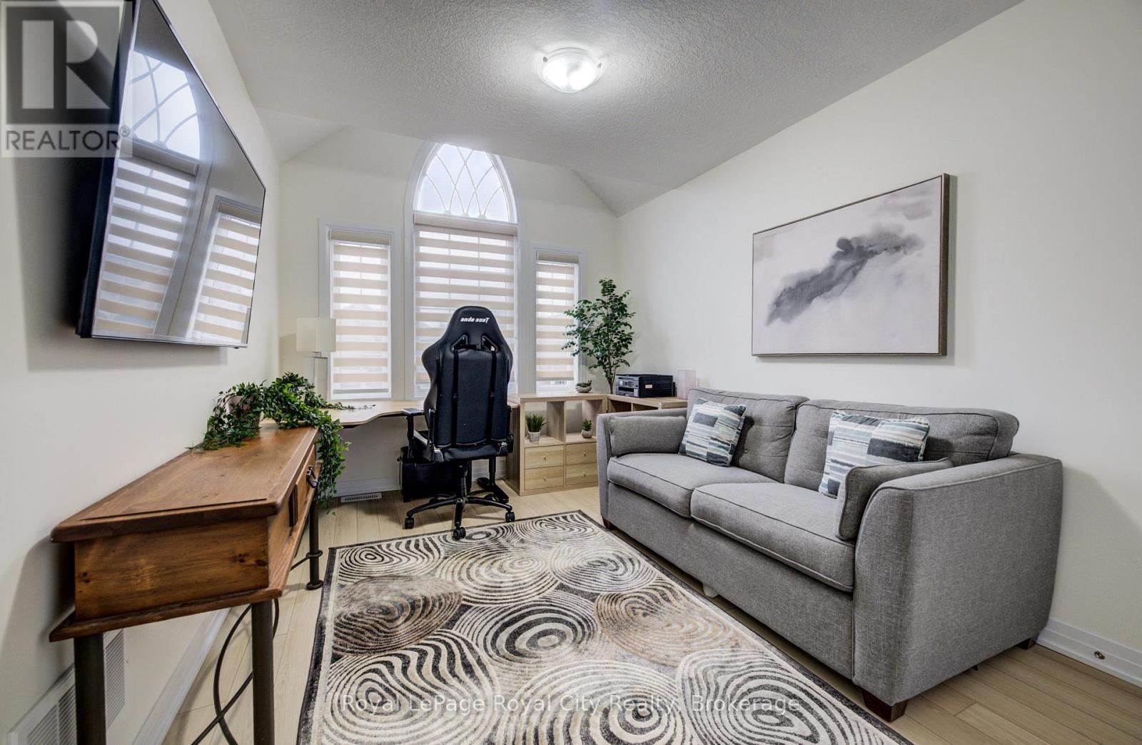 












484 ADELAIDE STREET

,
Wellington North (Arthur),




Ontario
N0G1A0

