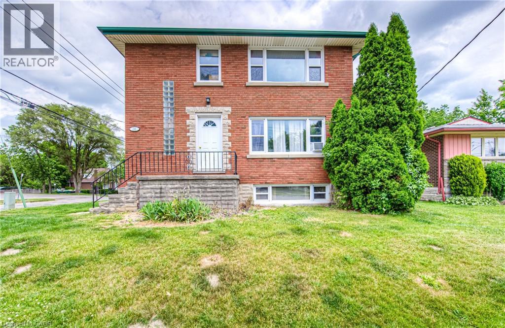 












218 MARGARET Avenue

,
Kitchener,




Ontario
N2H4J2

