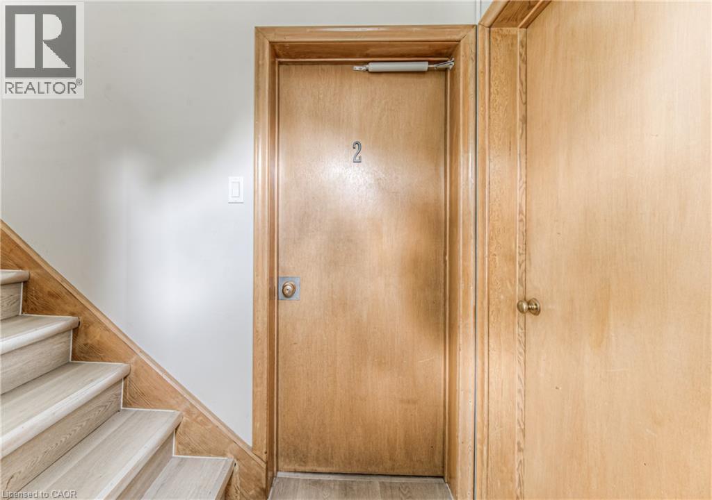 












218 MARGARET Avenue

,
Kitchener,




Ontario
N2H4J2

