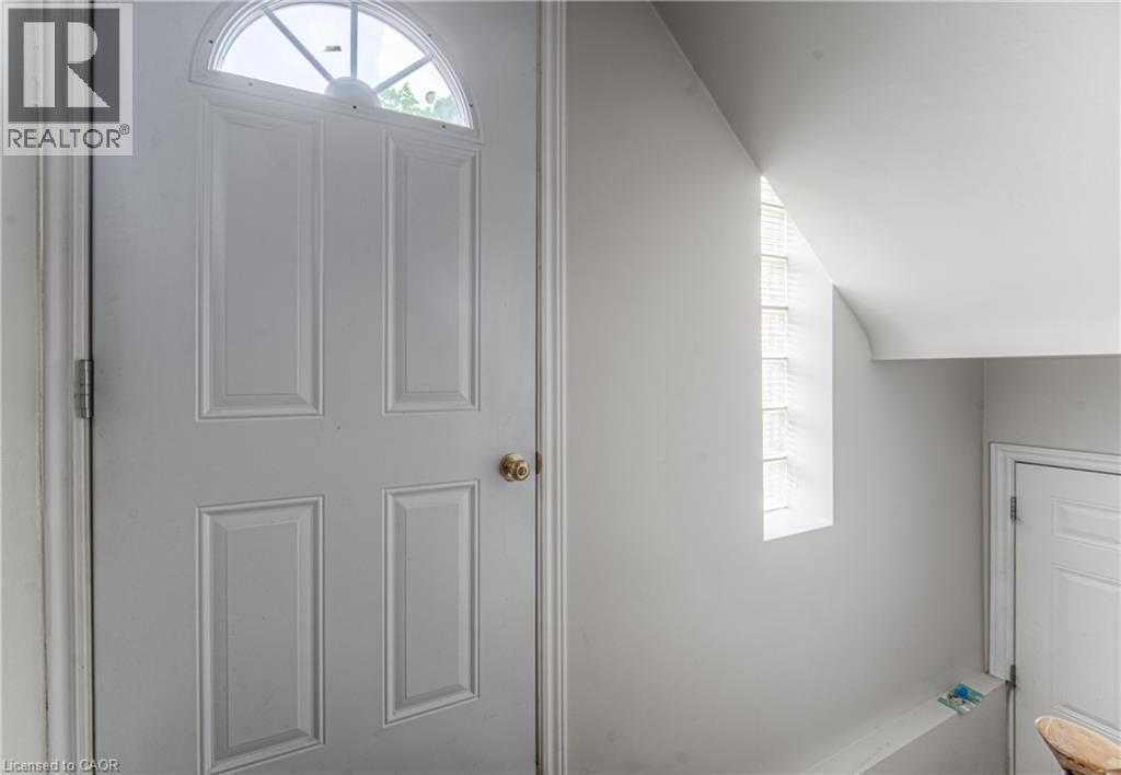 












218 MARGARET Avenue

,
Kitchener,




Ontario
N2H4J2

