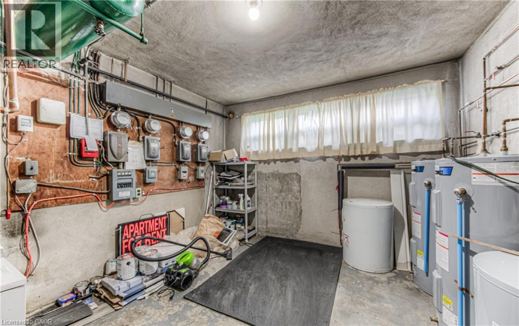 












218 MARGARET Avenue

,
Kitchener,




Ontario
N2H4J2

