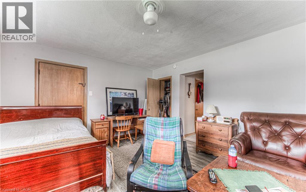 












218 MARGARET Avenue

,
Kitchener,




Ontario
N2H4J2

