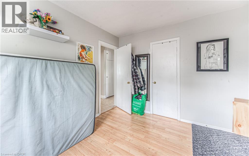 












218 MARGARET Avenue

,
Kitchener,




Ontario
N2H4J2

