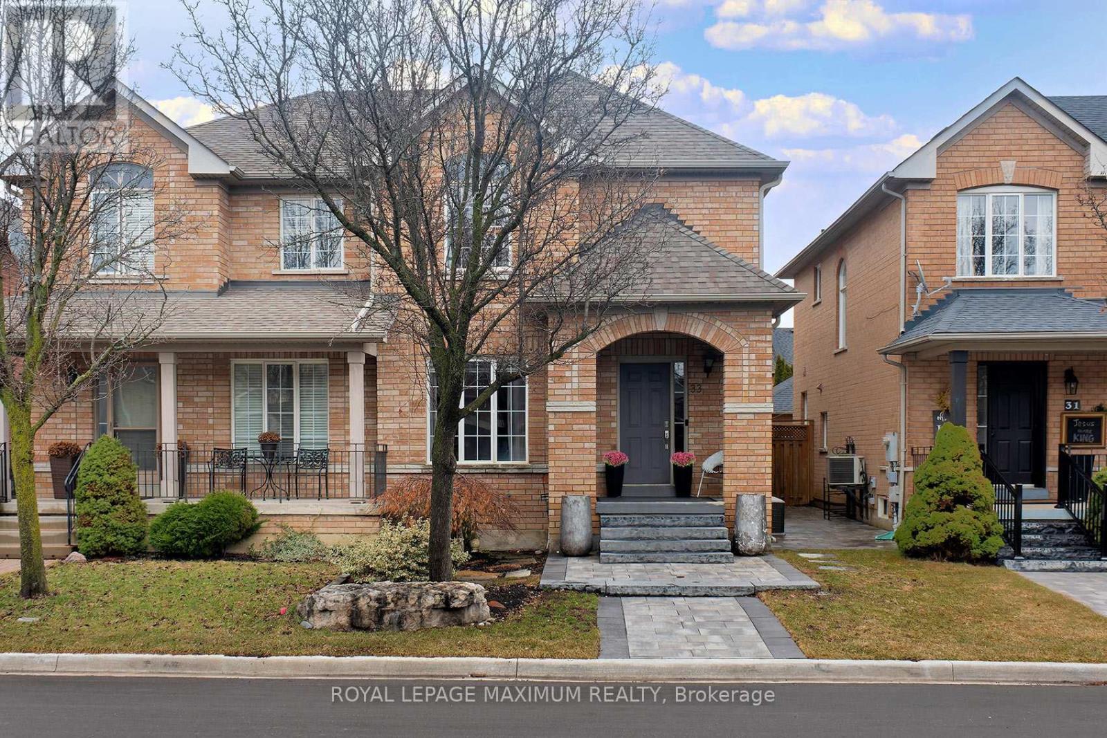 












33 LA NEVE AVENUE

,
Vaughan,




Ontario
L4H1M4

