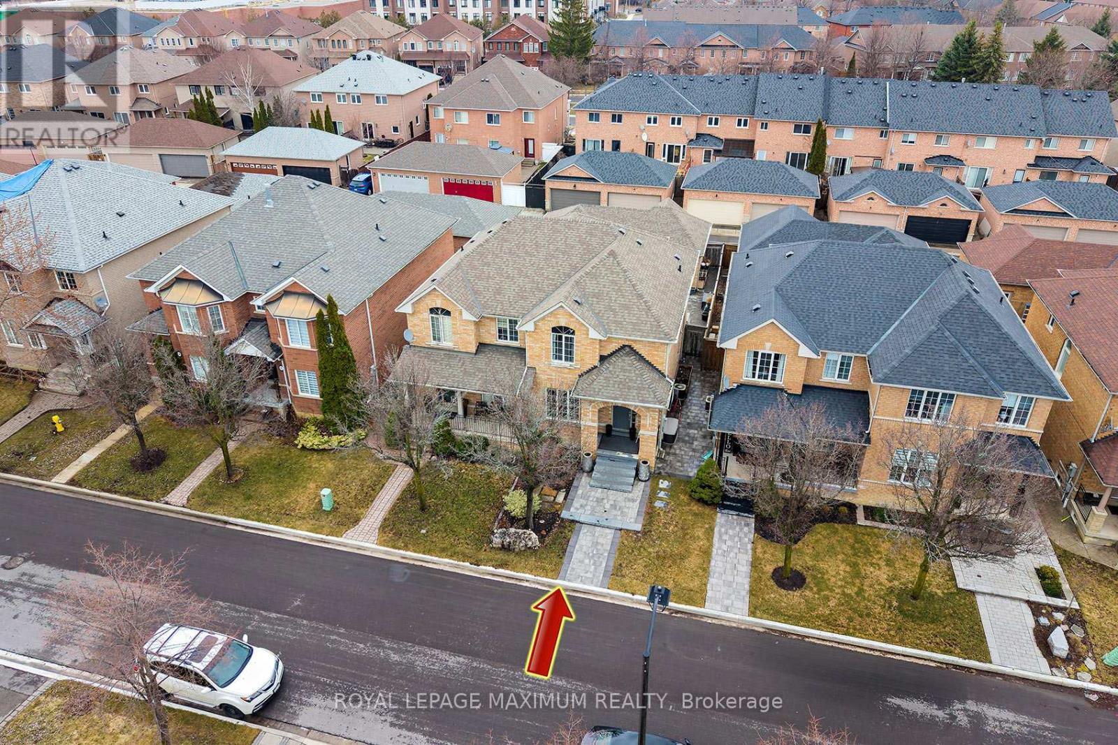 












33 LA NEVE AVENUE

,
Vaughan,




Ontario
L4H1M4

