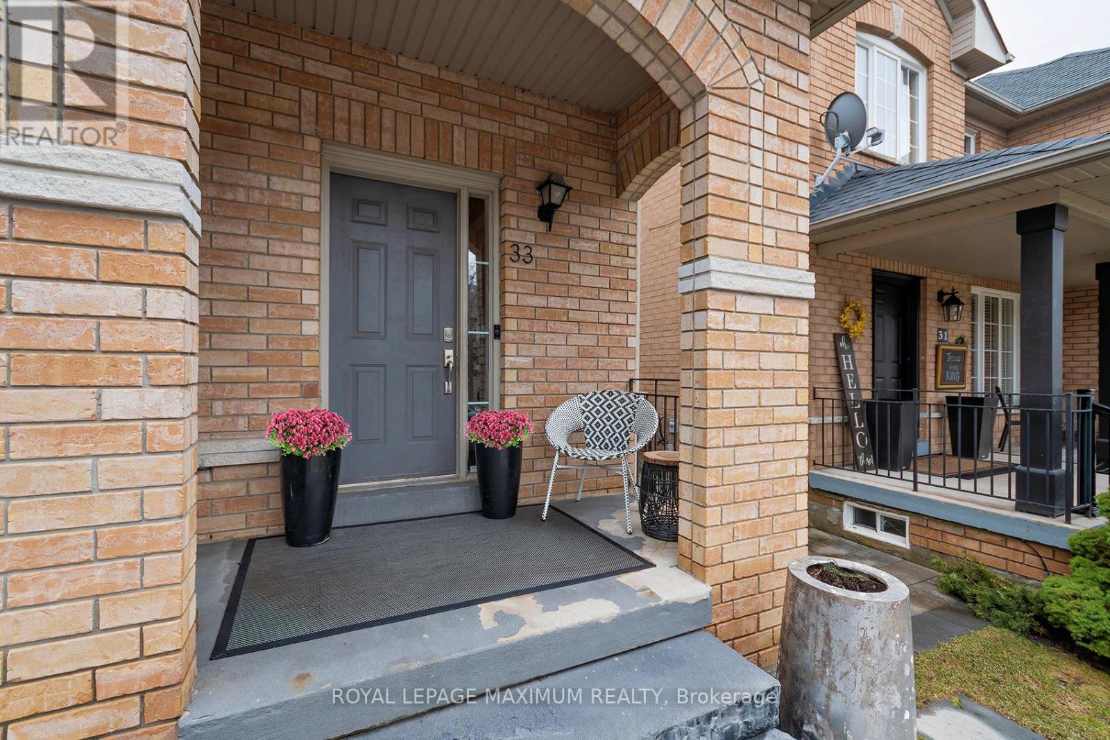 












33 LA NEVE AVENUE

,
Vaughan,




Ontario
L4H1M4

