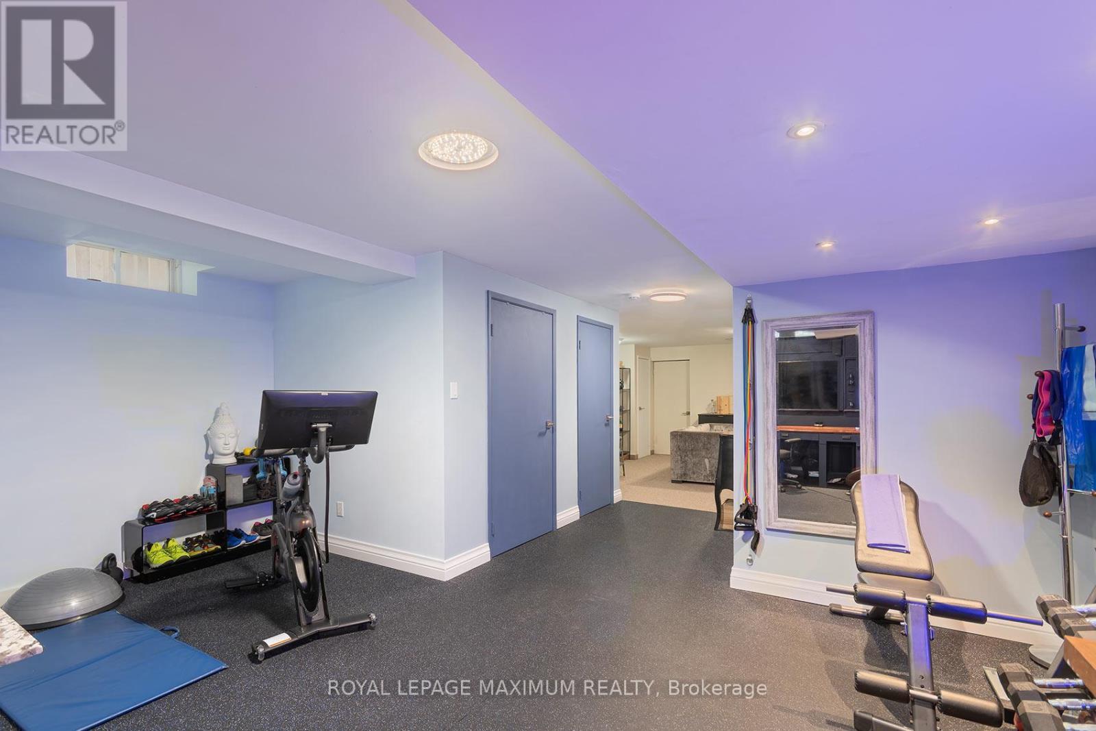 












33 LA NEVE AVENUE

,
Vaughan,




Ontario
L4H1M4

