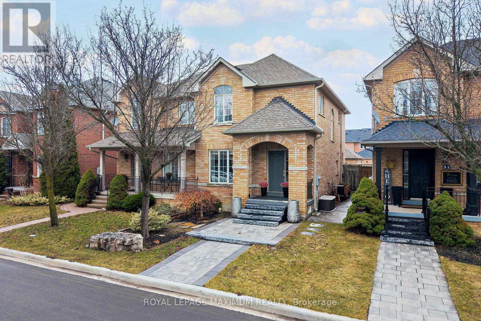 












33 LA NEVE AVENUE

,
Vaughan,




Ontario
L4H1M4

