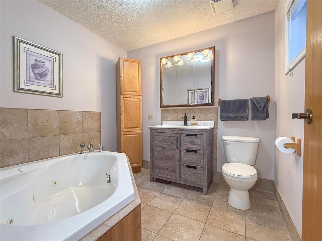 












96084 21 Highway

,
Shoal Lake,




Manitoba
R0J1Z0


