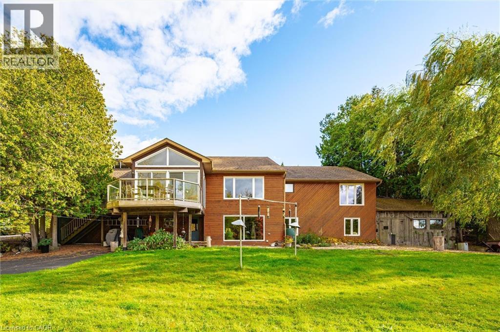 












8060 WELLINGTON RD 18

,
Fergus,




Ontario
N1M2W5

