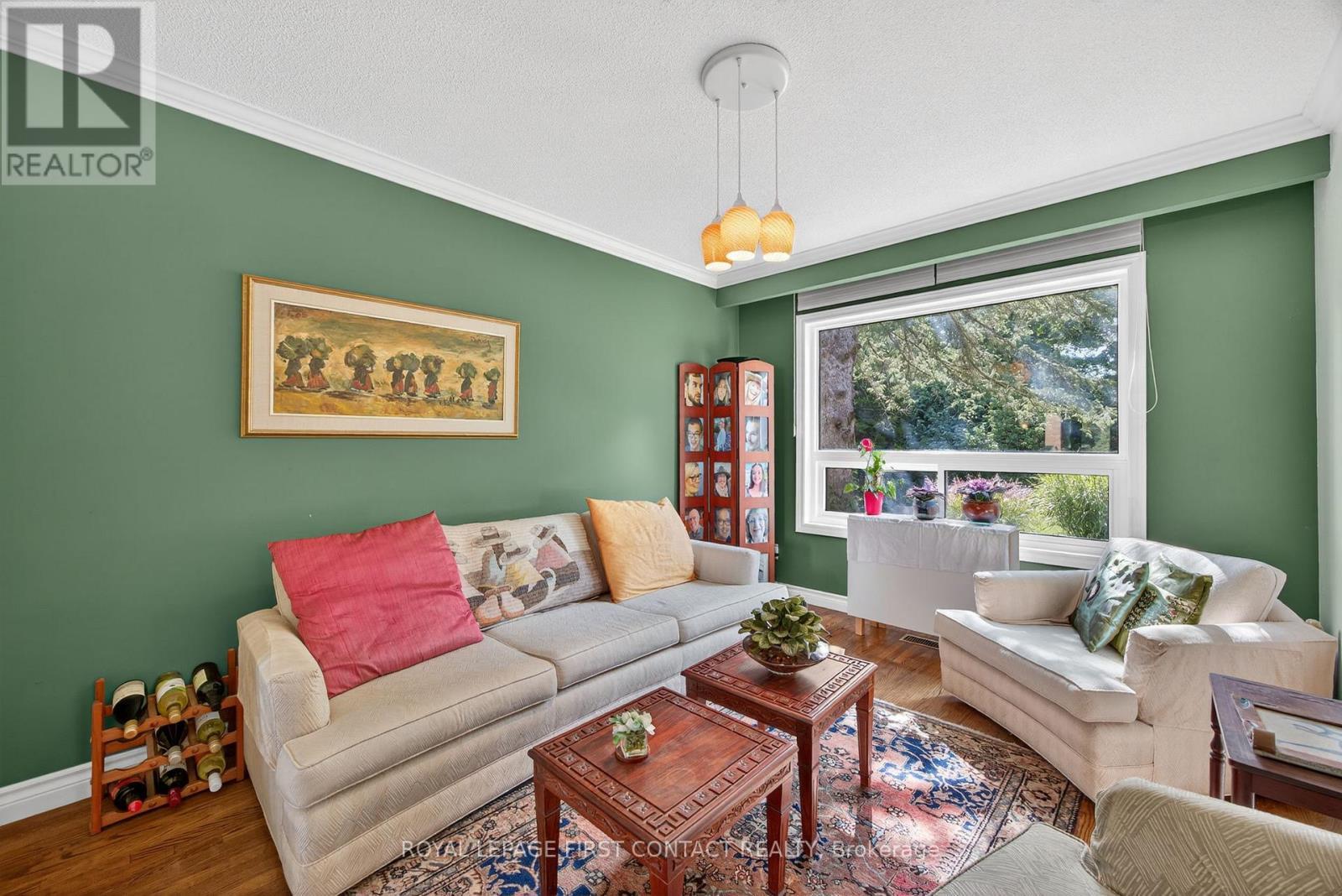 












7 MAPLECREST ROAD

,
Springwater,




Ontario
L9X0P8

