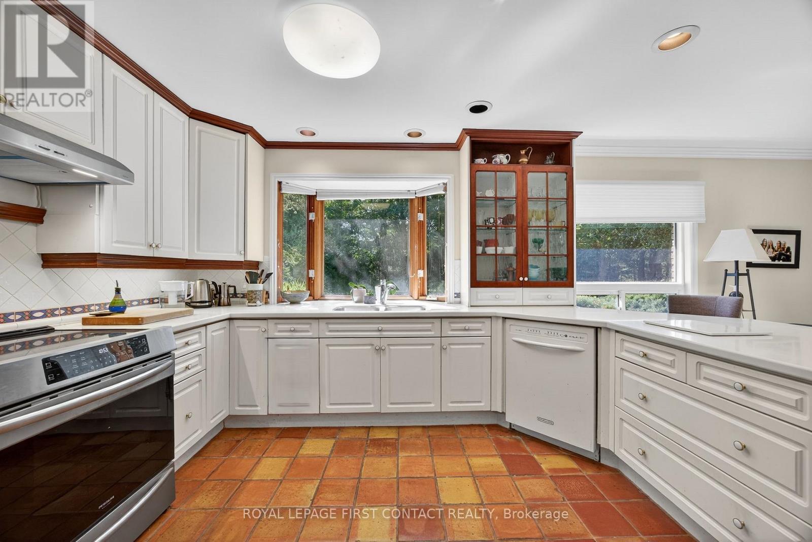 












7 MAPLECREST ROAD

,
Springwater,




Ontario
L9X0P8

