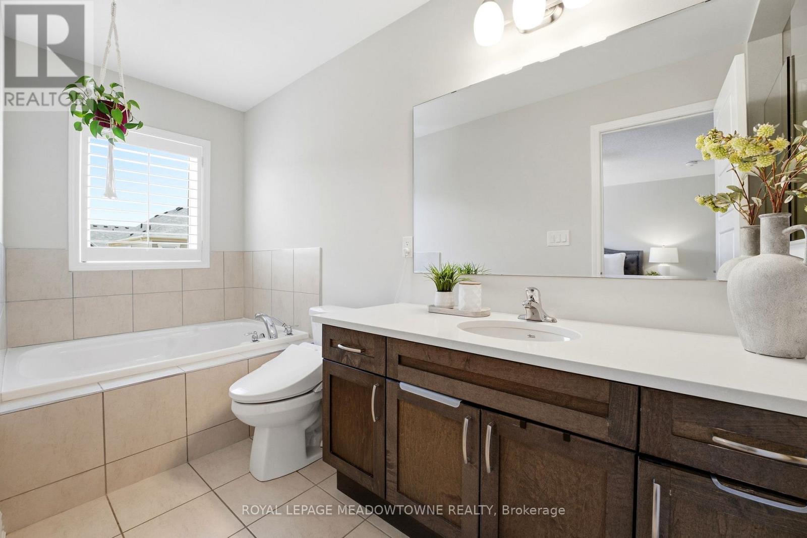 












112 WHITLOCK AVENUE

,
Milton,




Ontario
L9E1G3

