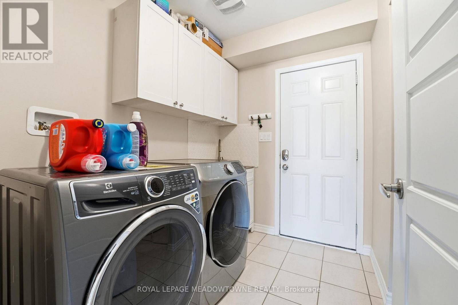 












112 WHITLOCK AVENUE

,
Milton,




Ontario
L9E1G3

