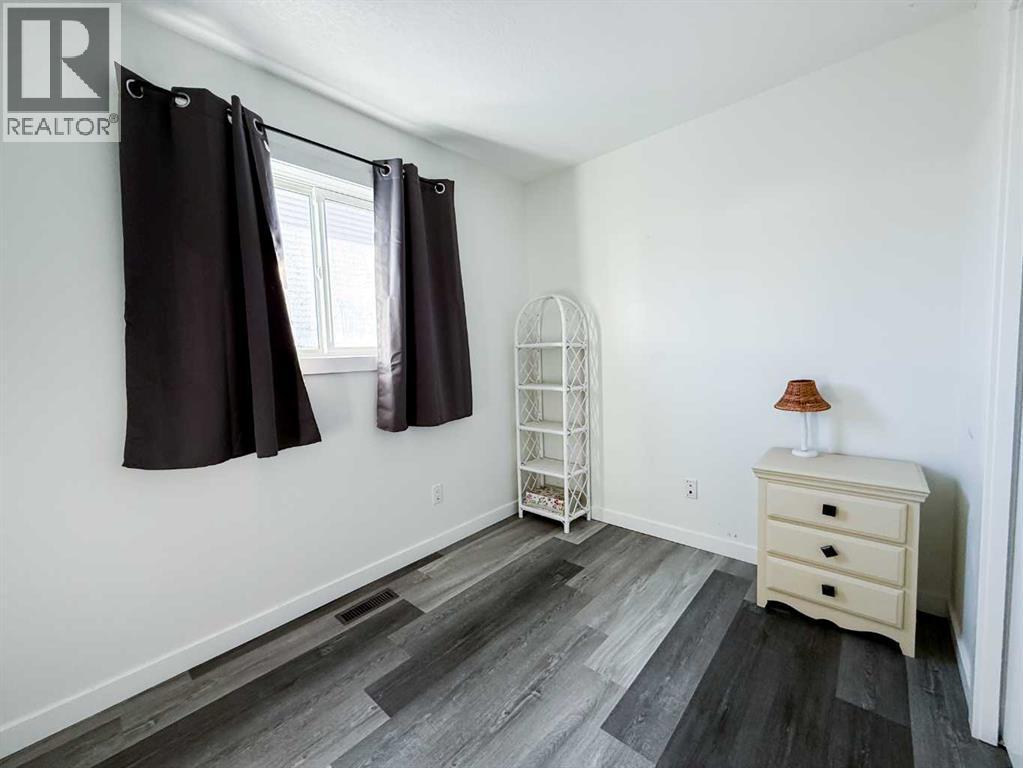 












532 Boutin Avenue

,
Hinton,




Alberta
T7V1A8

