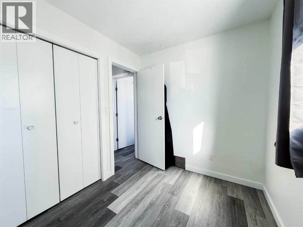 












532 Boutin Avenue

,
Hinton,




Alberta
T7V1A8

