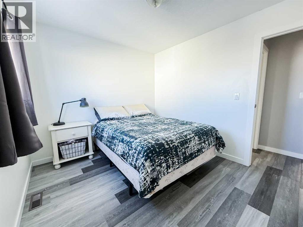 












532 Boutin Avenue

,
Hinton,




Alberta
T7V1A8

