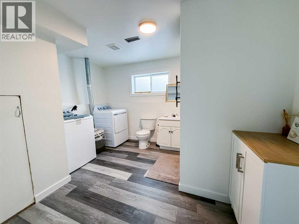 












532 Boutin Avenue

,
Hinton,




Alberta
T7V1A8

