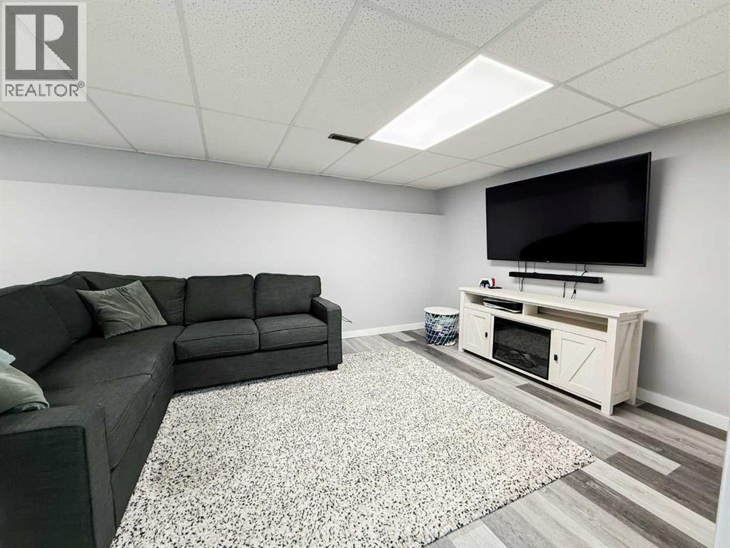 












532 Boutin Avenue

,
Hinton,




Alberta
T7V1A8

