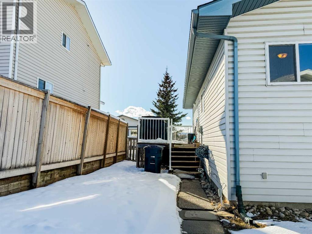 












532 Boutin Avenue

,
Hinton,




Alberta
T7V1A8

