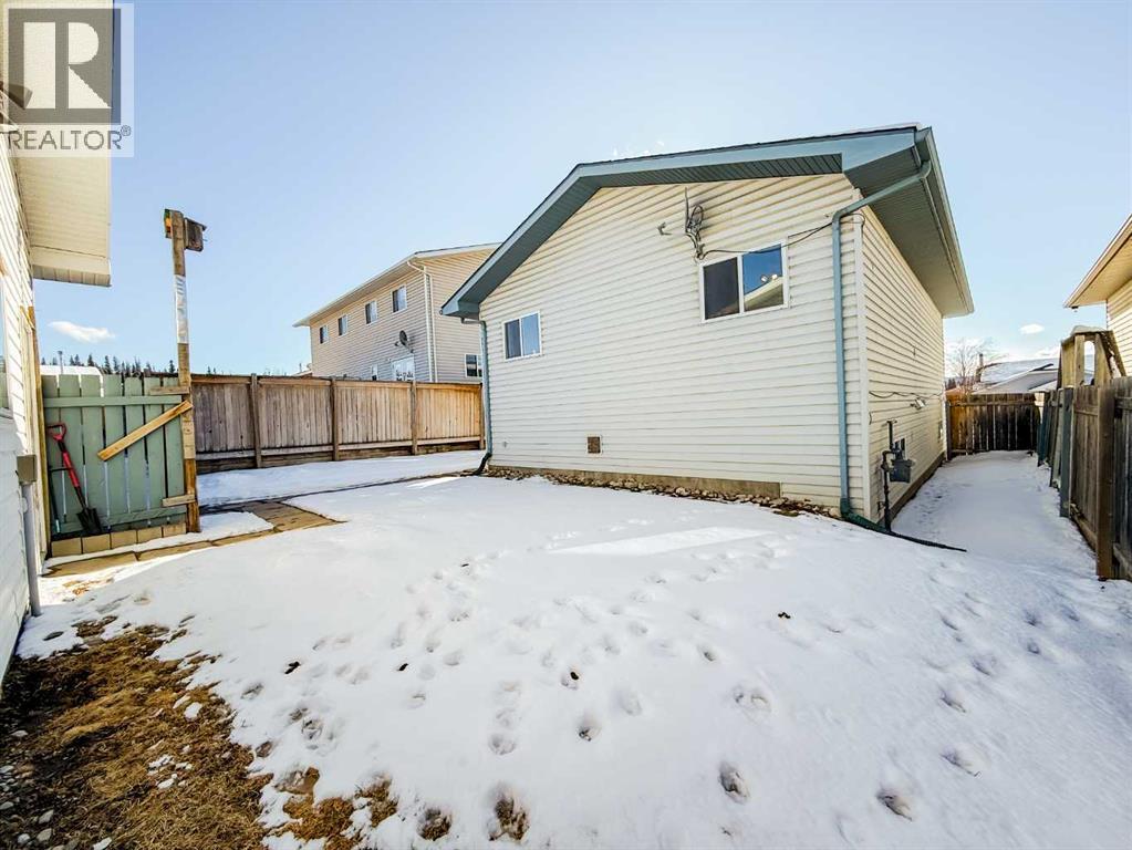 












532 Boutin Avenue

,
Hinton,




Alberta
T7V1A8

