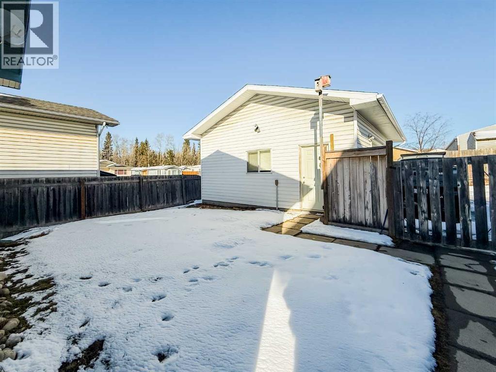 












532 Boutin Avenue

,
Hinton,




Alberta
T7V1A8

