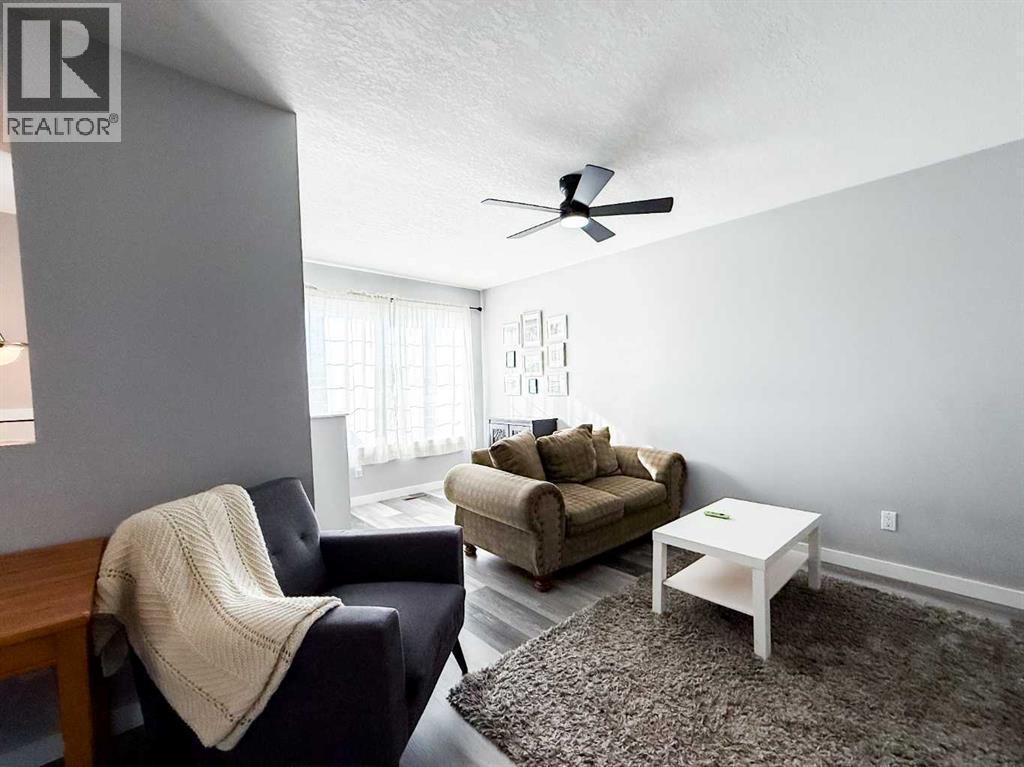 












532 Boutin Avenue

,
Hinton,




Alberta
T7V1A8

