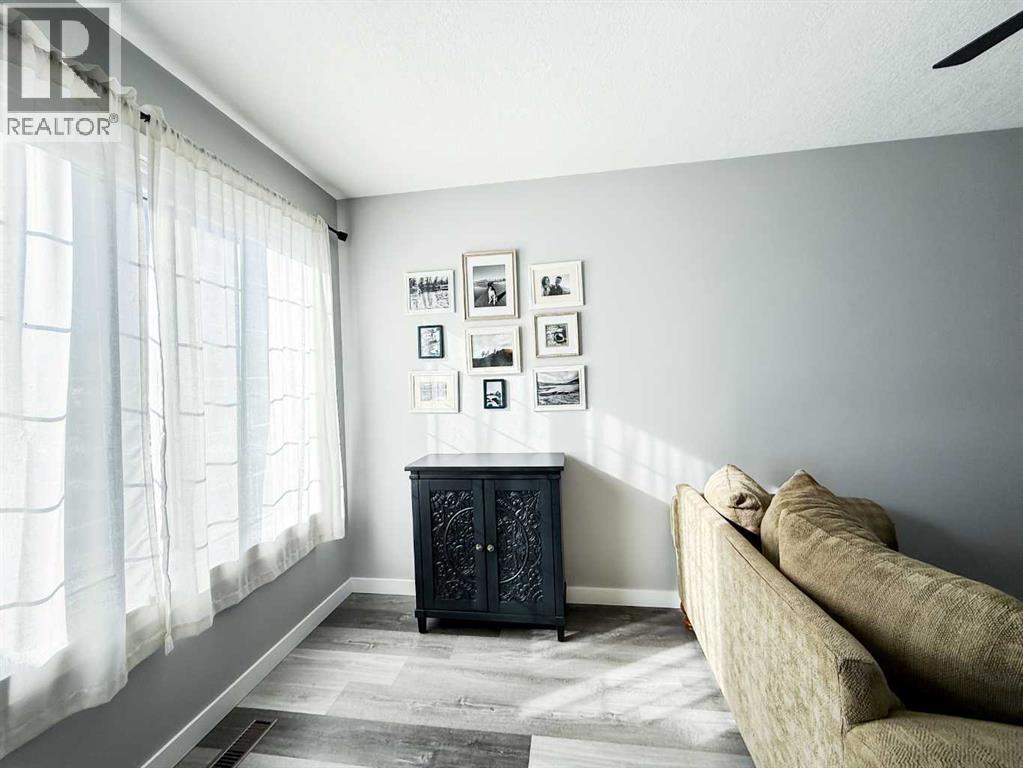 












532 Boutin Avenue

,
Hinton,




Alberta
T7V1A8

