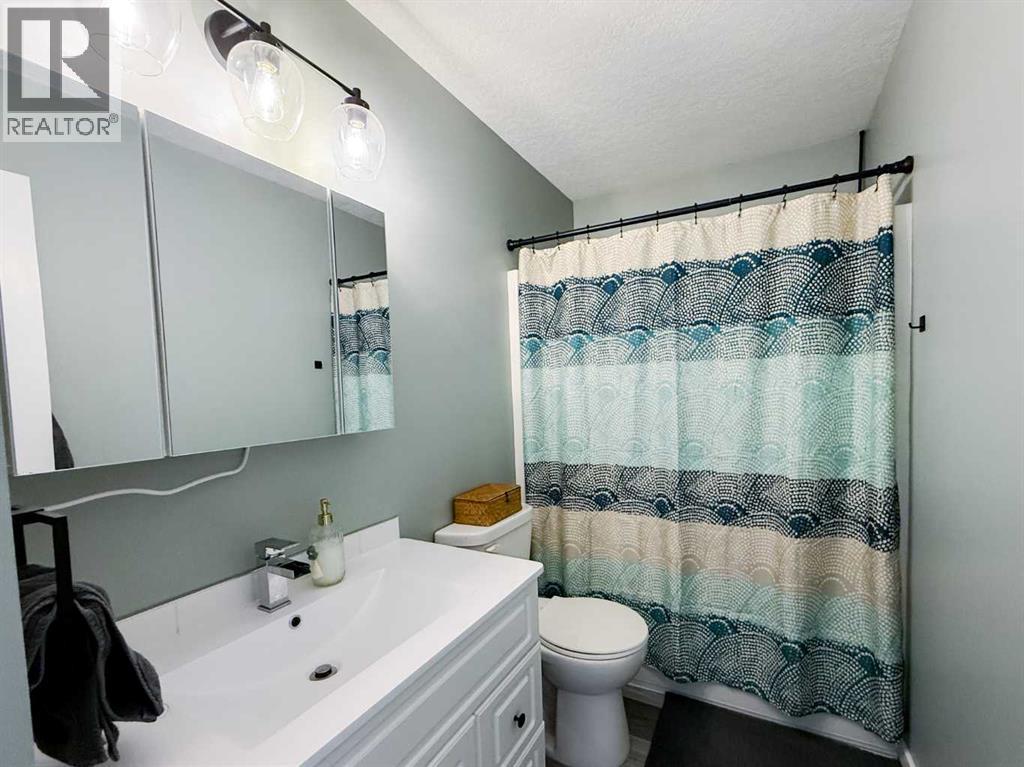 












532 Boutin Avenue

,
Hinton,




Alberta
T7V1A8

