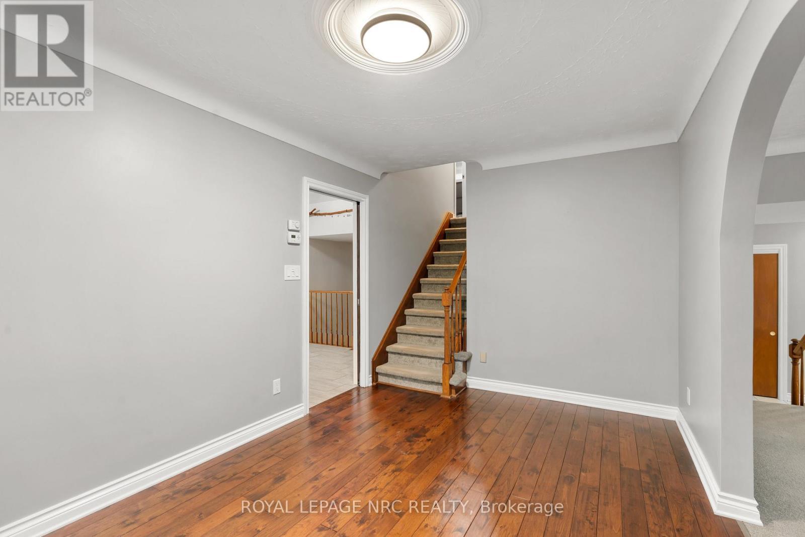 












64 ADEL DRIVE

,
St. Catharines (Carlton/Bunting),




Ontario
L2M7E6

