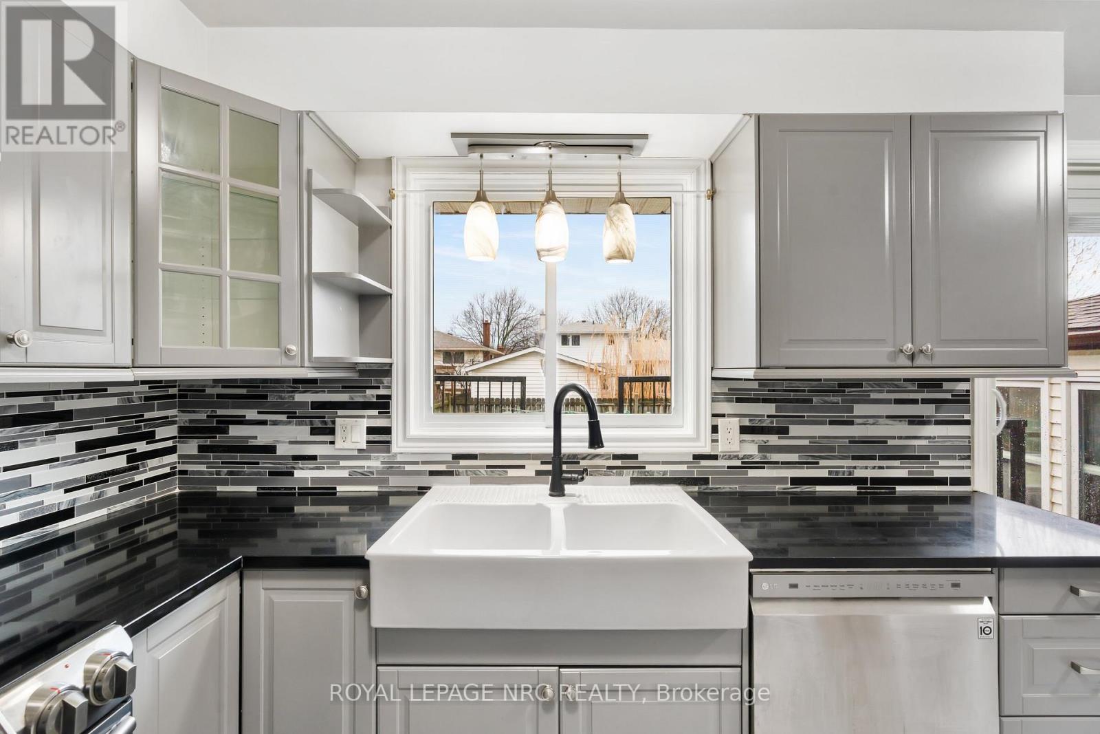 












64 ADEL DRIVE

,
St. Catharines (Carlton/Bunting),




Ontario
L2M7E6

