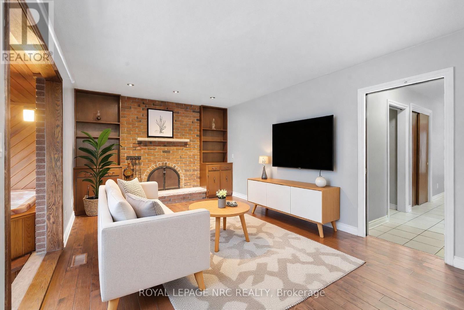 












64 ADEL DRIVE

,
St. Catharines (Carlton/Bunting),




Ontario
L2M7E6

