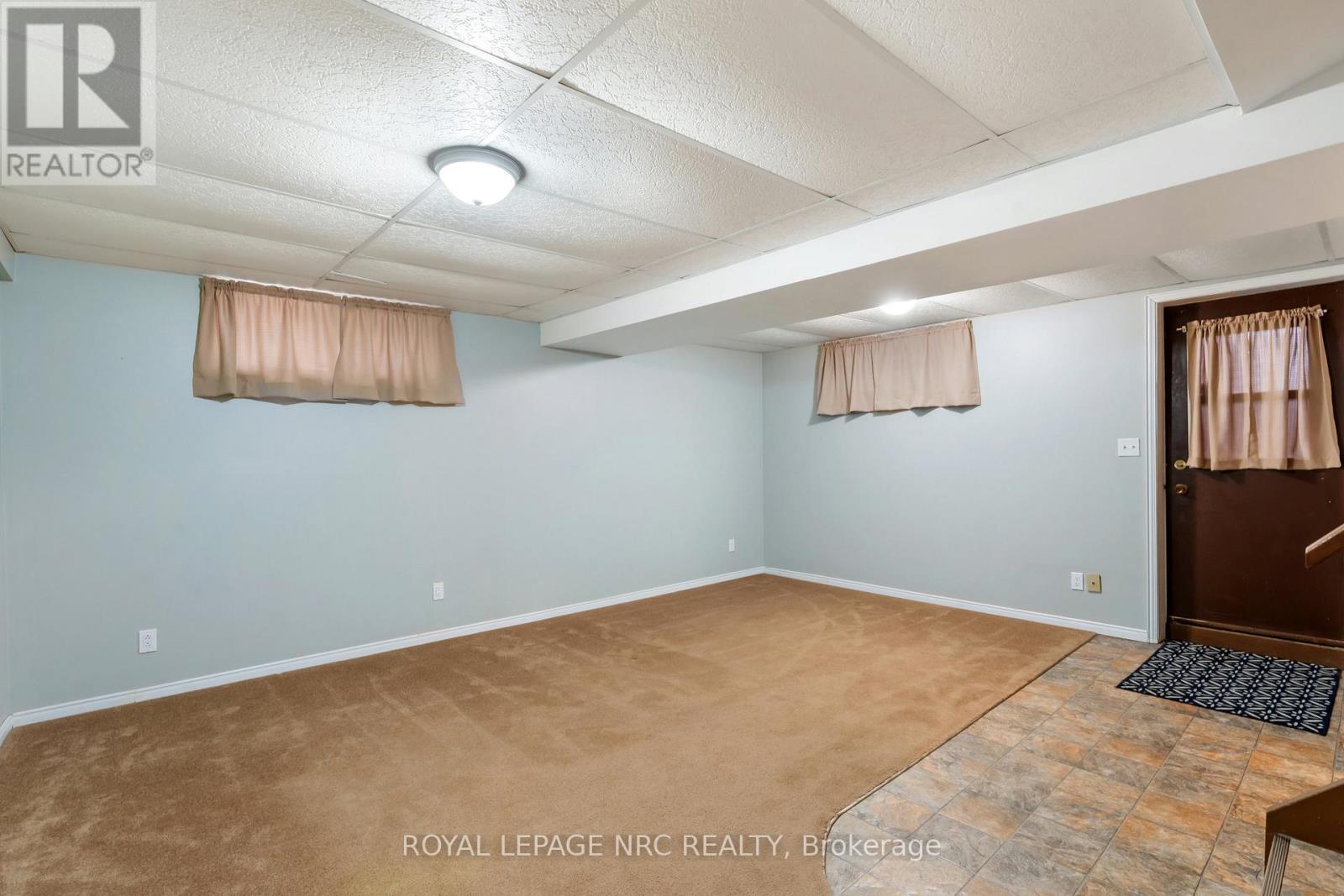 












64 ADEL DRIVE

,
St. Catharines (Carlton/Bunting),




Ontario
L2M7E6

