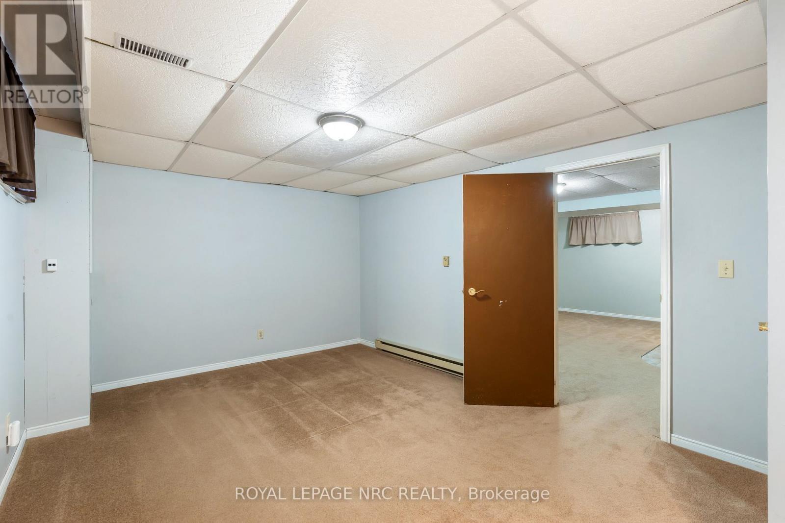 












64 ADEL DRIVE

,
St. Catharines (Carlton/Bunting),




Ontario
L2M7E6

