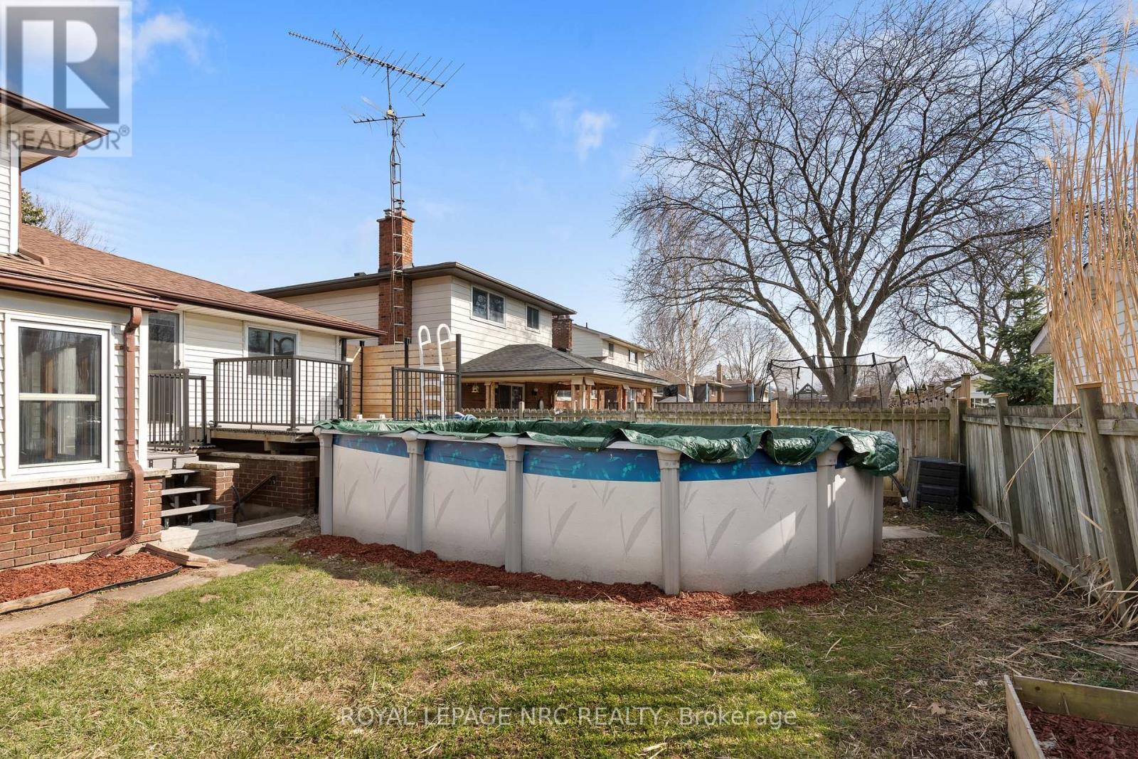 












64 ADEL DRIVE

,
St. Catharines (Carlton/Bunting),




Ontario
L2M7E6

