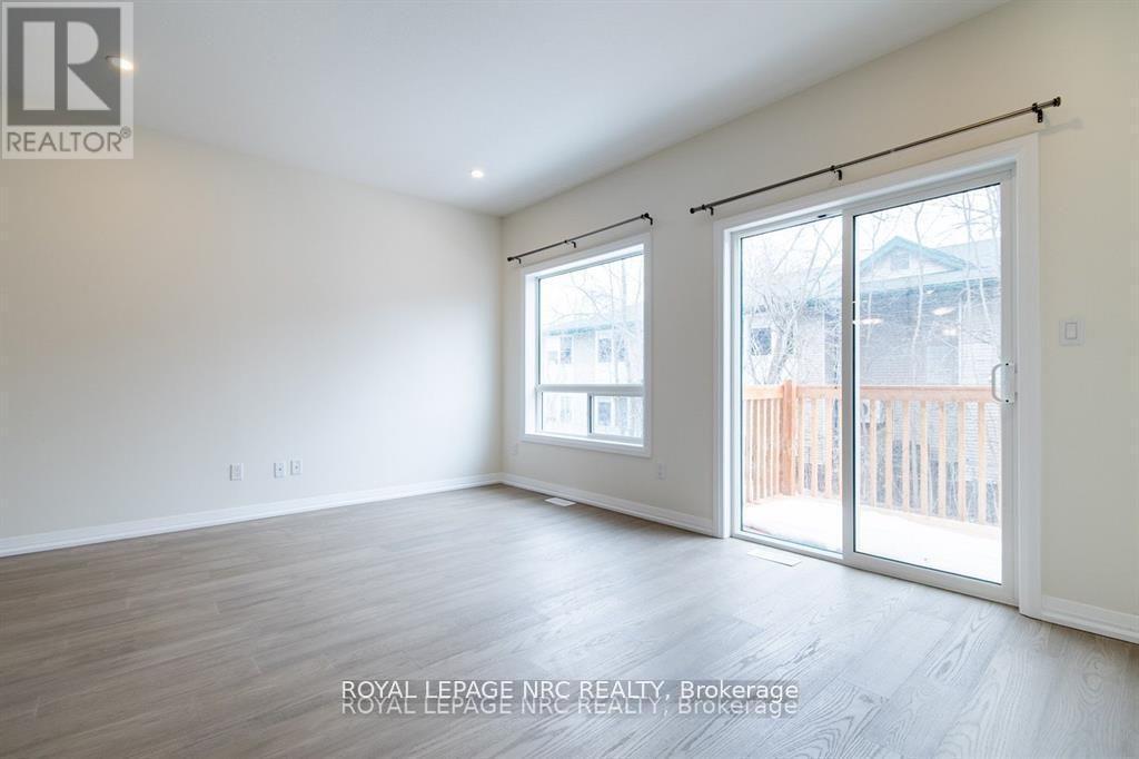 












4 - 397 GARRISON ROAD

,
Fort Erie (Crescent Park),




Ontario
L2A1N1

