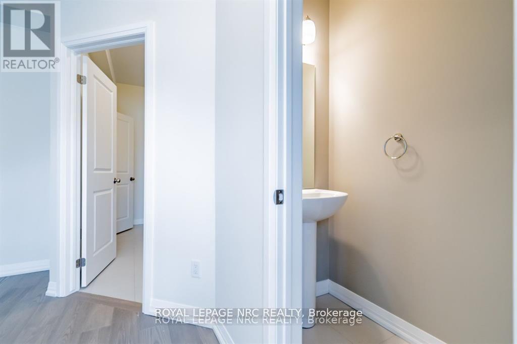












4 - 397 GARRISON ROAD

,
Fort Erie (Crescent Park),




Ontario
L2A1N1


