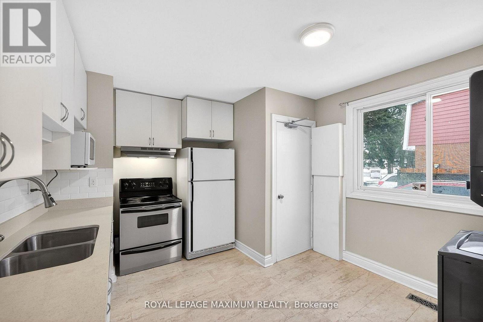 












UPPER - 362 ROSEDALE DRIVE

,
Whitby,




Ontario
L1N1Z4

