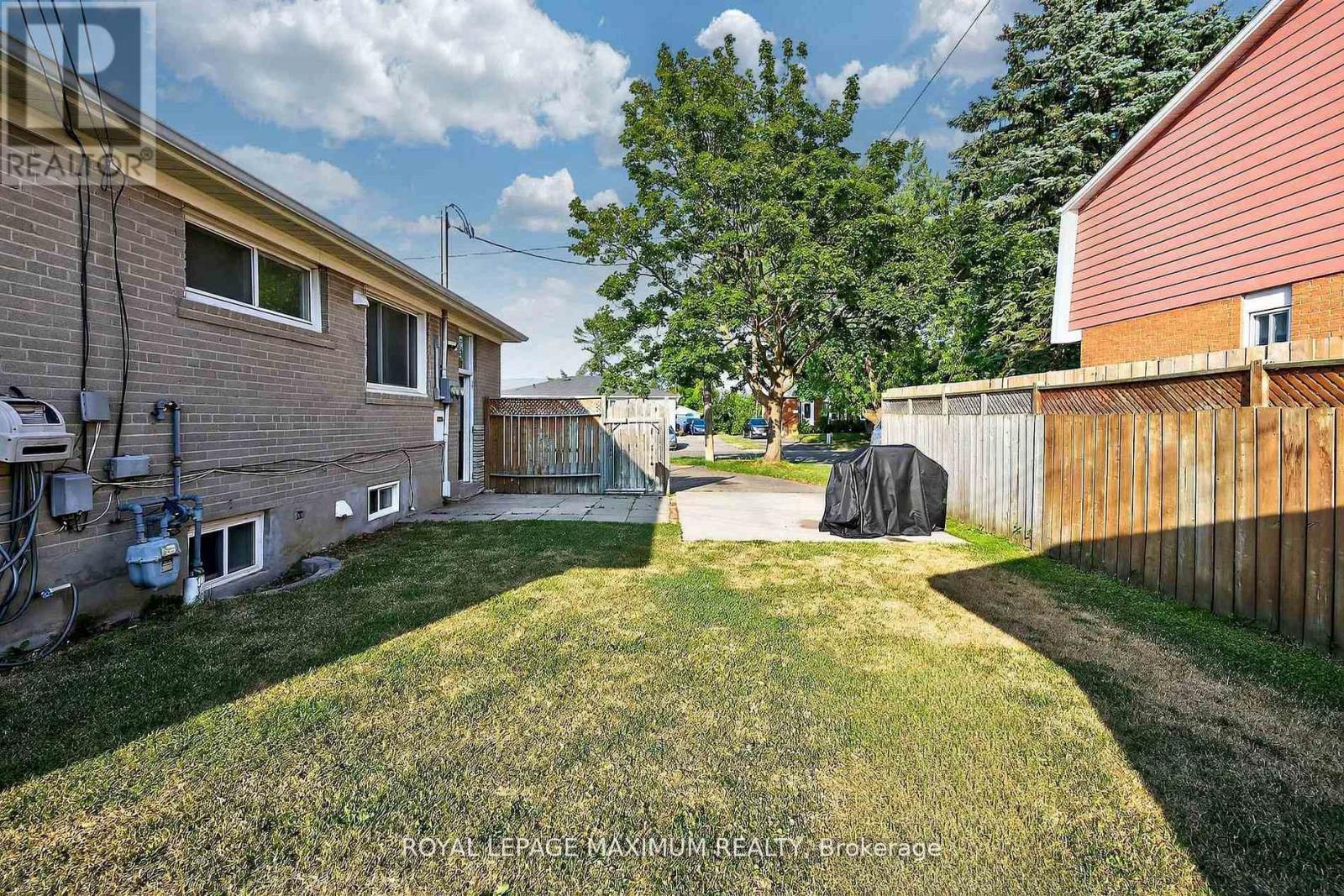 












UPPER - 362 ROSEDALE DRIVE

,
Whitby,




Ontario
L1N1Z4

