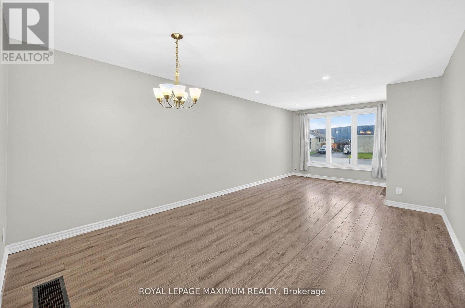 












UPPER - 362 ROSEDALE DRIVE

,
Whitby,




Ontario
L1N1Z4

