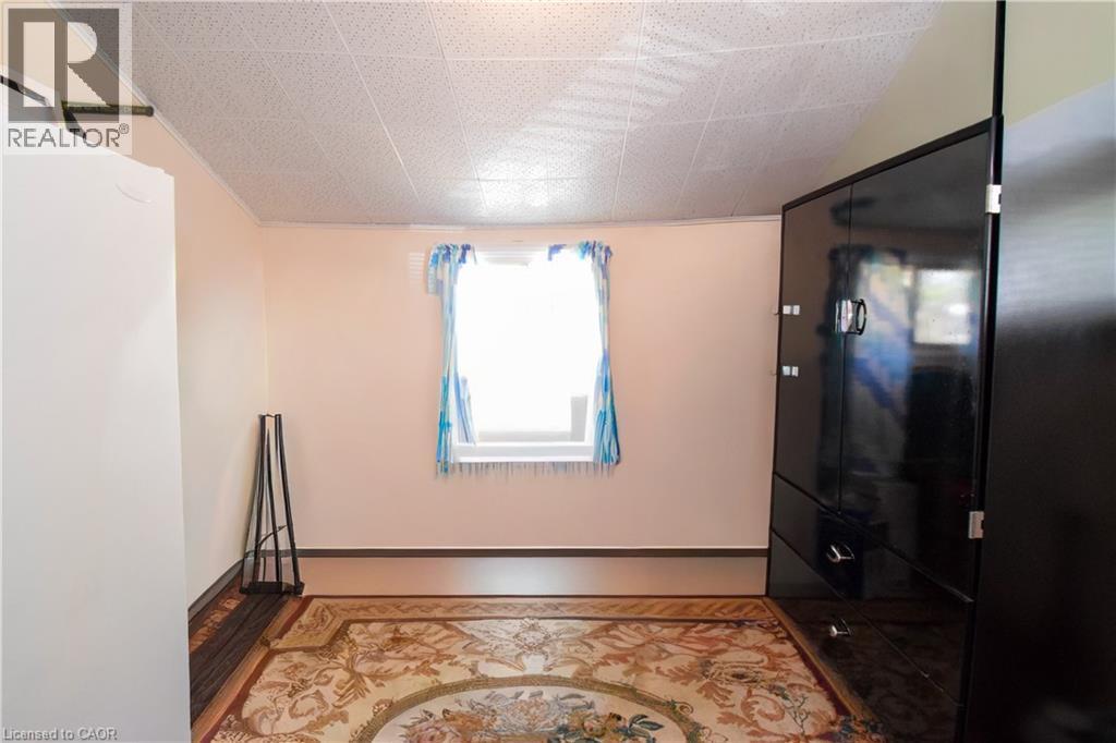 












121 CROSS Street E

,
Dunnville,




Ontario
N1A1B8

